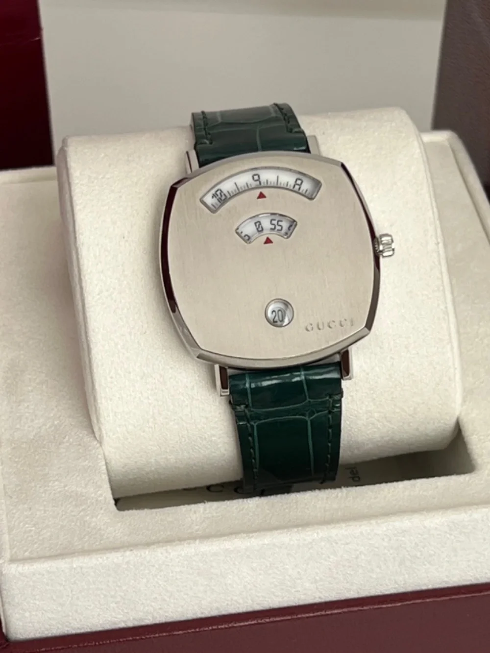 Gucci Grip Watch 35 mm Unisex Stainless Steel Silver 3 Windows Green Alligator
